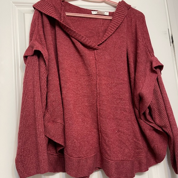 Poncho sweater - Picture 1 of 2